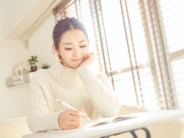 二重整形の手術はこわい?